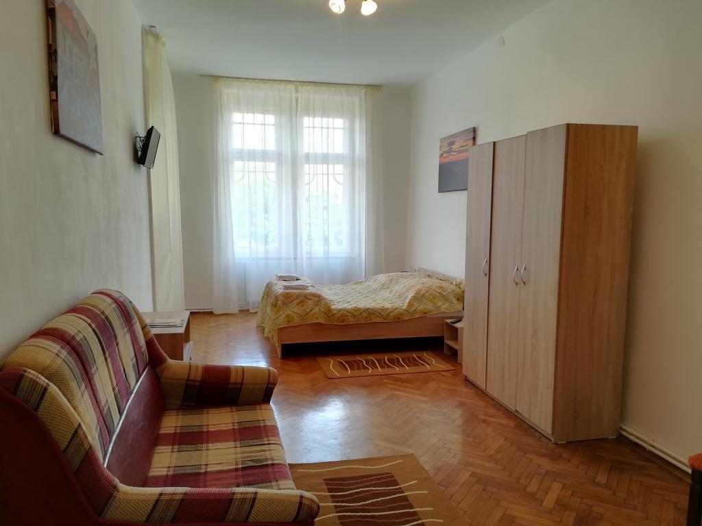 Ferdinand Apartments Mediaş Eksteriør bilde