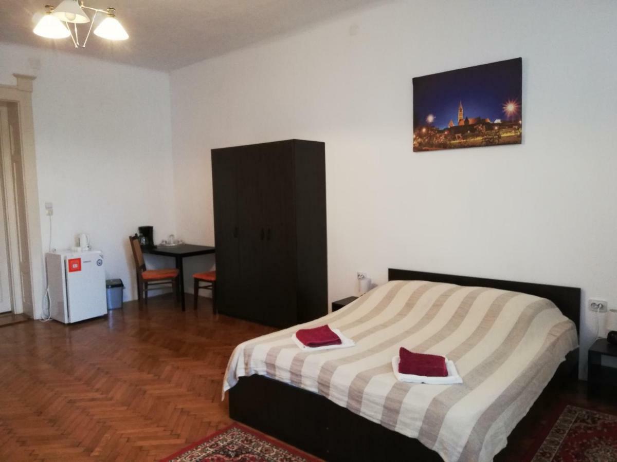 Ferdinand Apartments Mediaş Eksteriør bilde