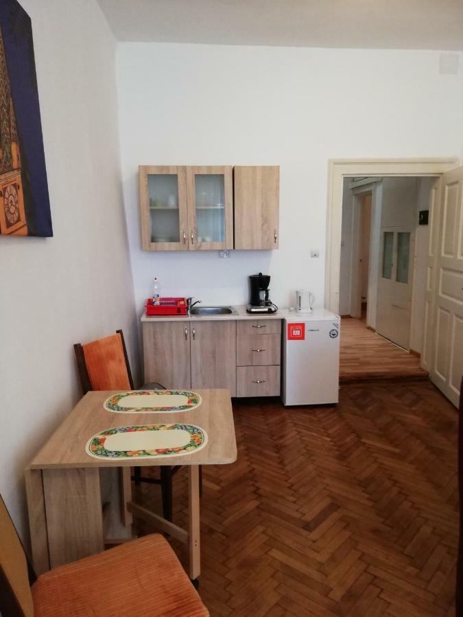 Ferdinand Apartments Mediaş Eksteriør bilde